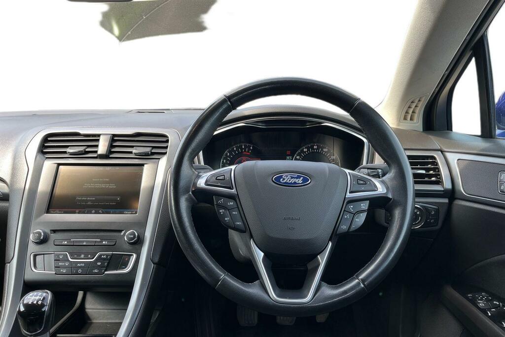 Ford Mondeo Saloon #11