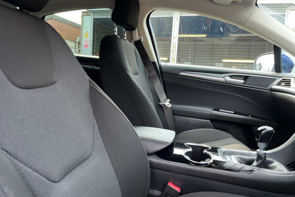 Ford Mondeo Saloon #17