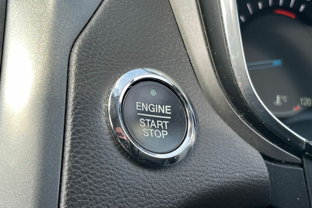 Ford Mondeo Saloon #37