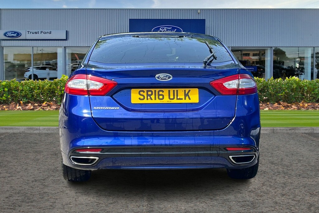 Ford Mondeo Saloon #7