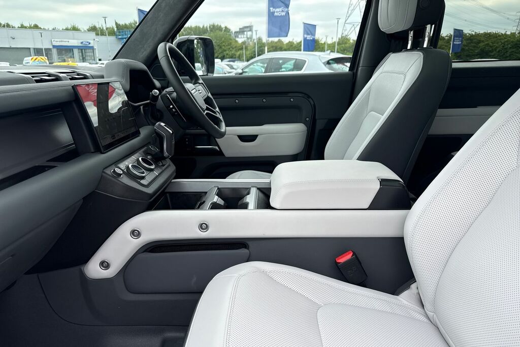 Land Rover Defender 90 X-dynamic Hse Grey #19