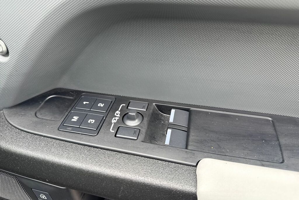 Land Rover Defender 90 X-dynamic Hse Grey #16
