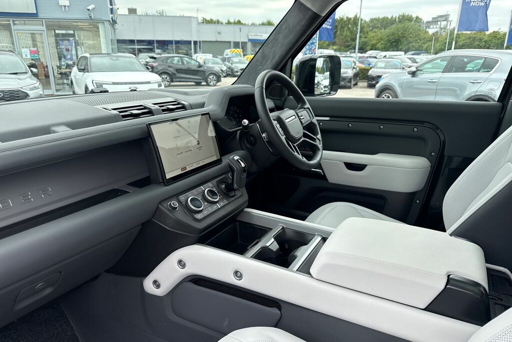 Land Rover Defender 90 X-dynamic Hse Grey #18