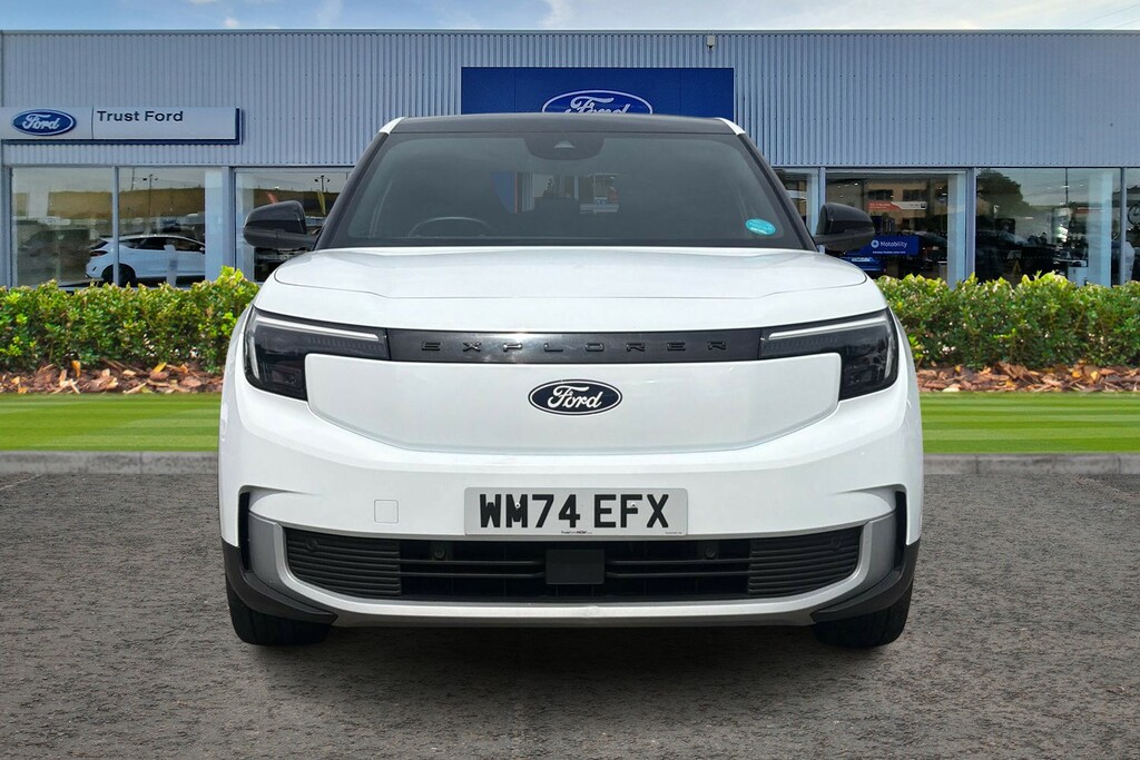 Ford Explorer Extended Range 77Kwh Premium Suv White #6