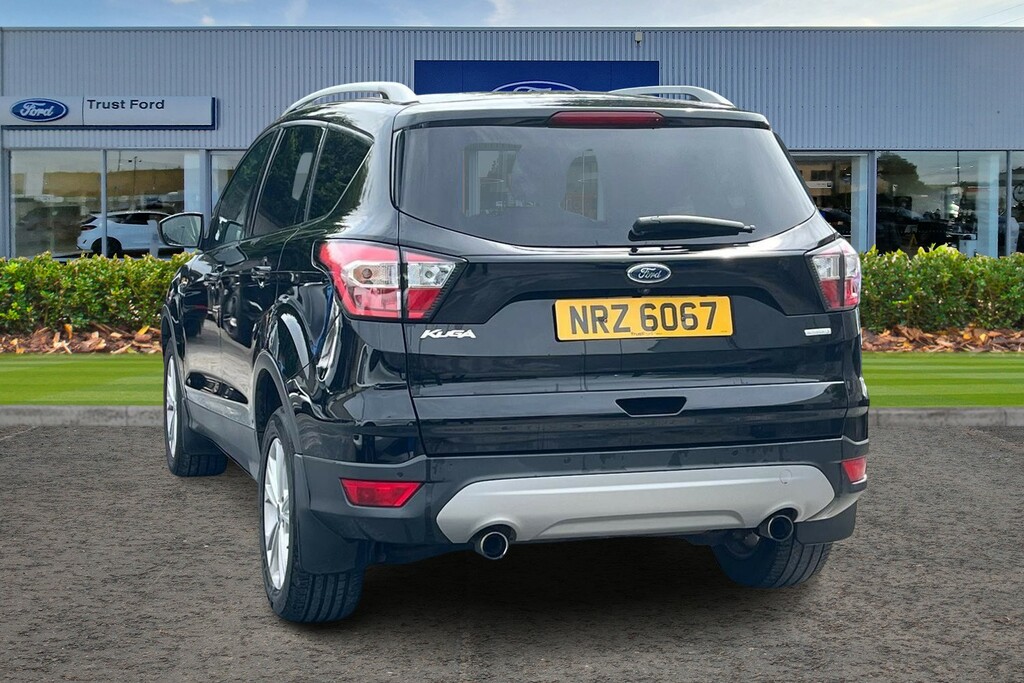Ford Kuga 1.5 Ecoboost Titanium 2Wd Black #2