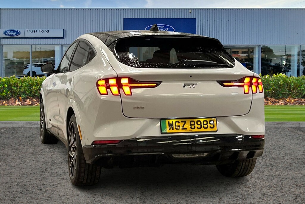Ford Mustang Mach-E 358Kw Gt 88Kwh Awd White #2