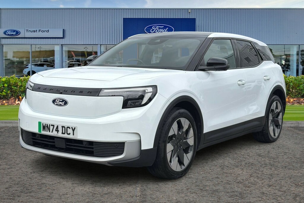 Ford Explorer Extended Range 77Kwh Premium Suv White #4