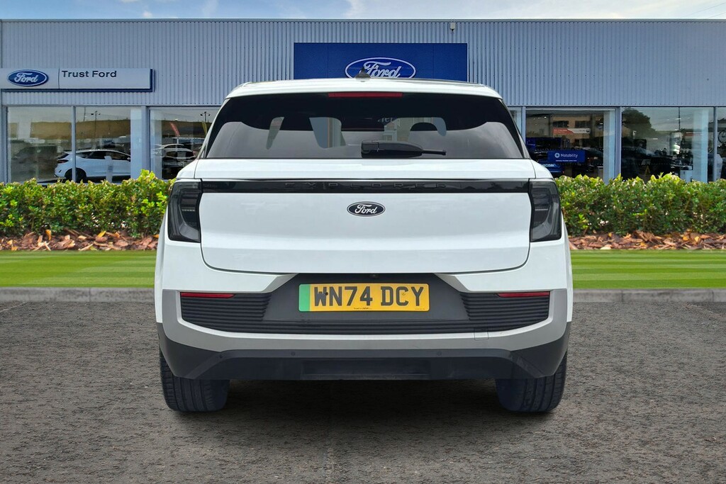 Ford Explorer Extended Range 77Kwh Premium Suv White #6