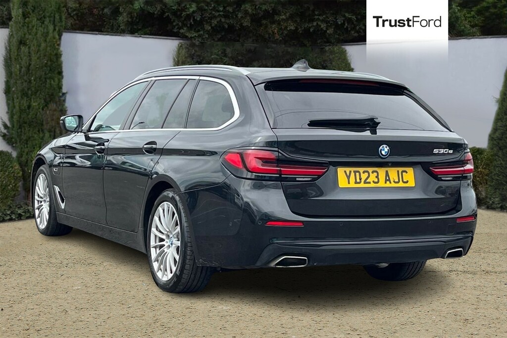 BMW 5 Series 2.0 530E 12Kwh Se Touring Plug-in Hybri Black #2
