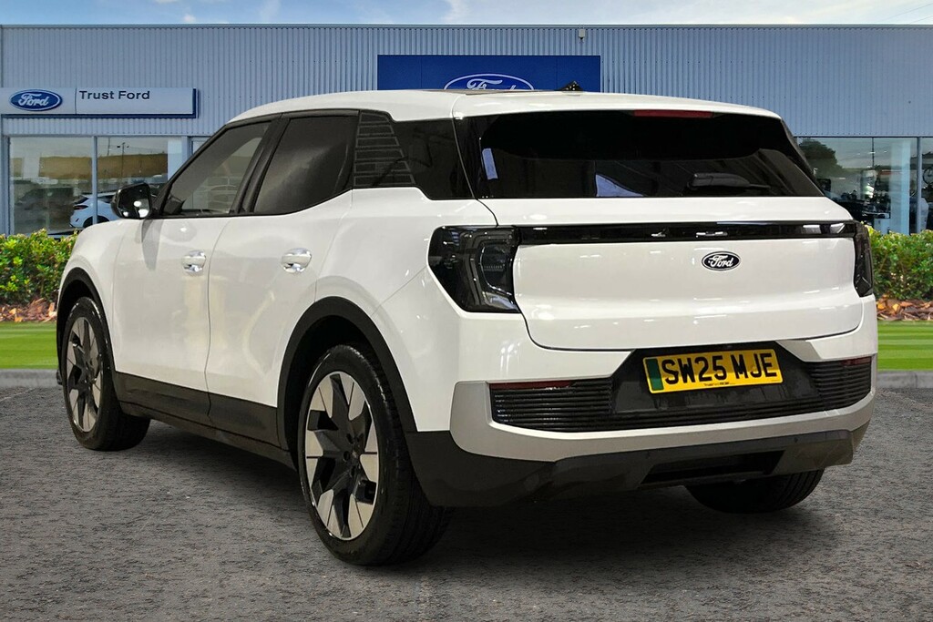 Ford Explorer 210Kw Premium 77Kwh White #2