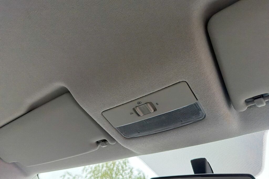 Volkswagen Up 1L High Up White #38