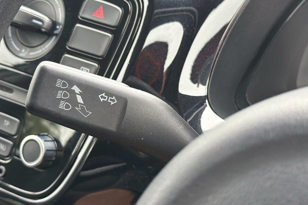 Volkswagen Up 1L High Up White #14