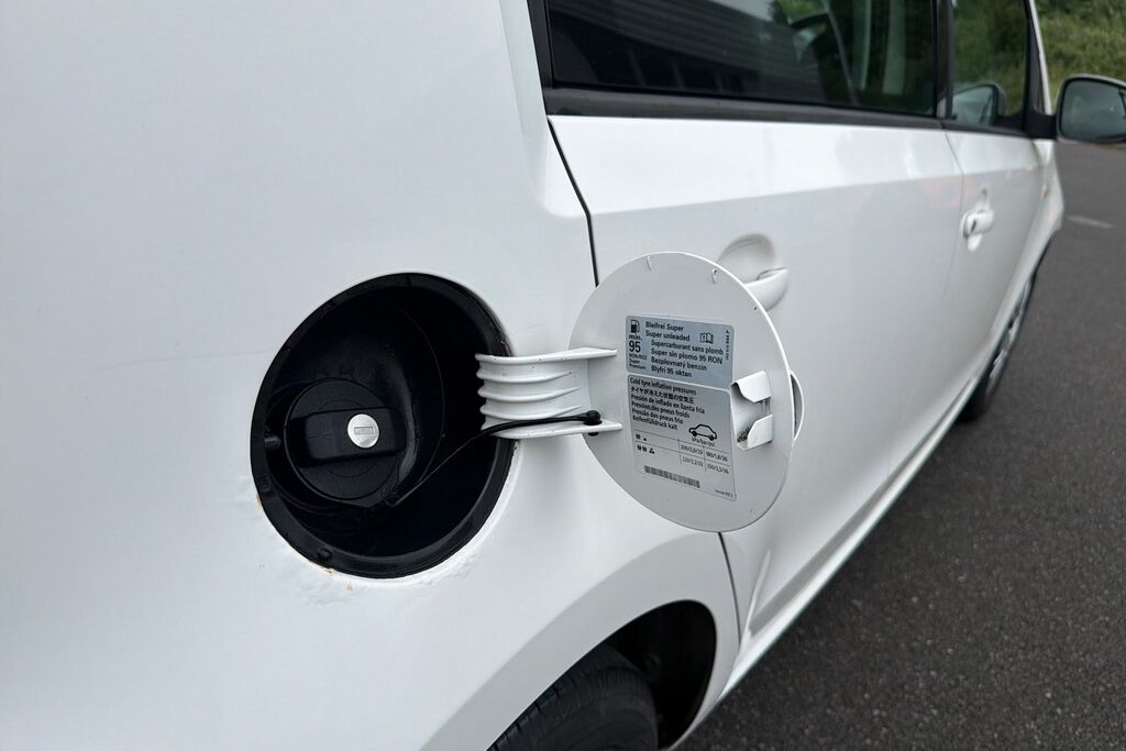 Volkswagen Up 1L High Up White #23