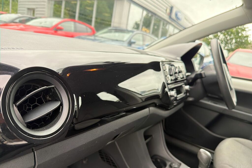 Volkswagen Up 1L High Up White #30