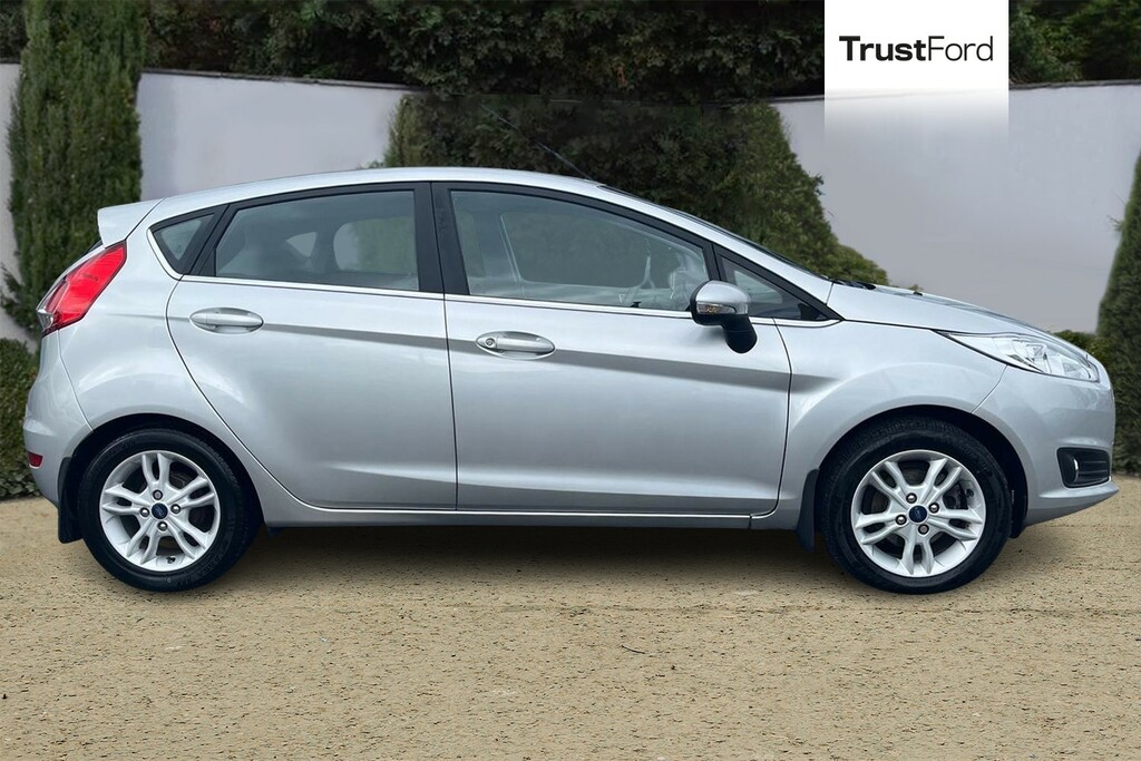 Ford Fiesta 1.25 82 Zetec Silver #3