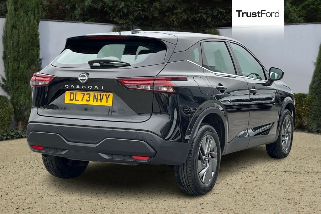 Nissan Qashqai 1.3 Dig-t Mh 158 Acenta Premium Xtronic DL73NVY Black #4