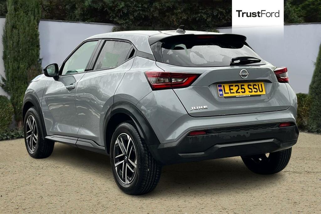 Nissan Juke 1.0 Dig-t N-connecta Suv Dct Rear Grey #2