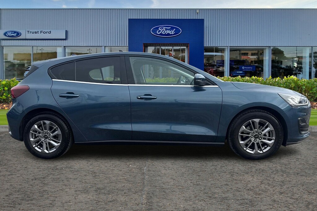 Ford Focus 1.0T Ecoboost Titanium Hatchback Blue #3