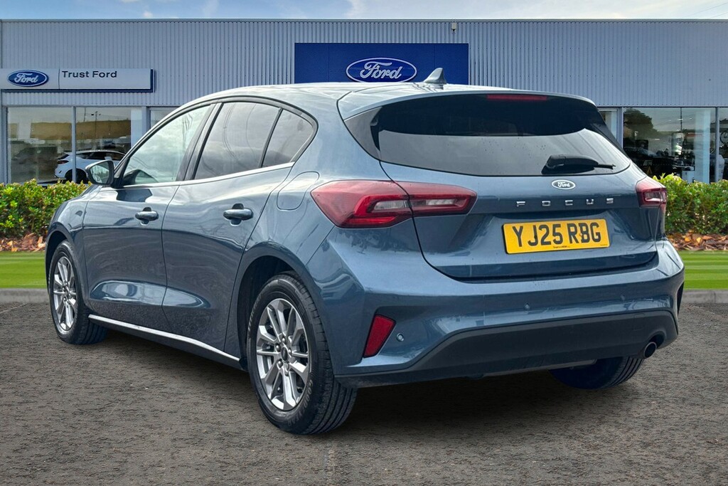 Ford Focus 1.0T Ecoboost Titanium Hatchback Blue #2