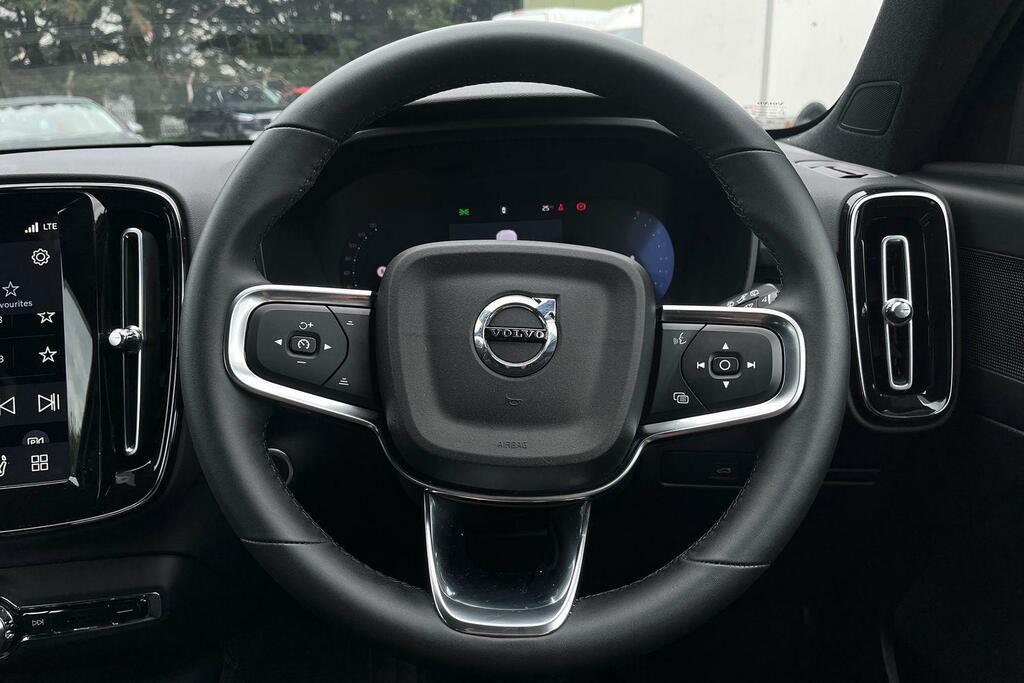 Volvo XC40 2.0 B3p Ultra Dark Black #12