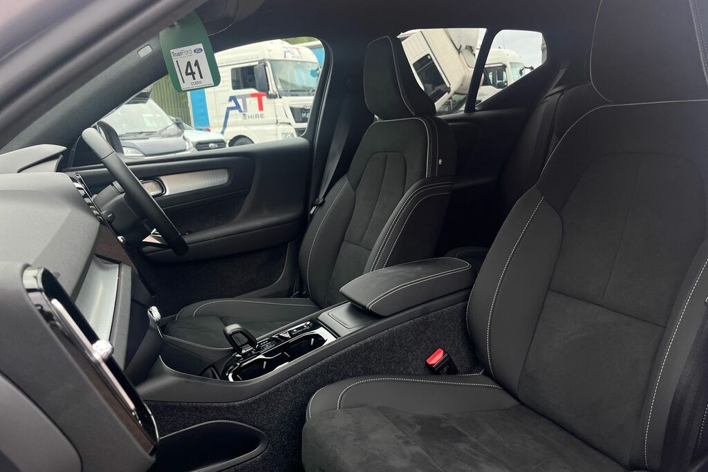 Volvo XC40 2.0 B3p Ultra Dark Black #19