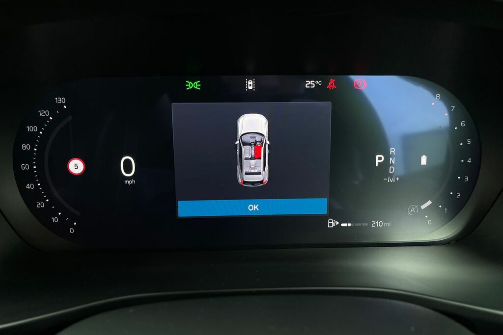 Volvo XC40 2.0 B3p Ultra Dark Black #13