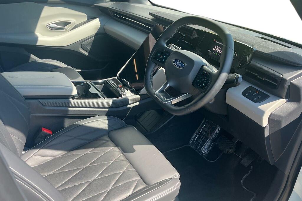 Ford Explorer Range 77Kwh Premium White #9