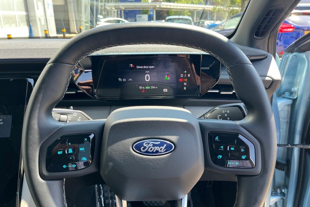 Ford Explorer Range 77Kwh Premium White #12