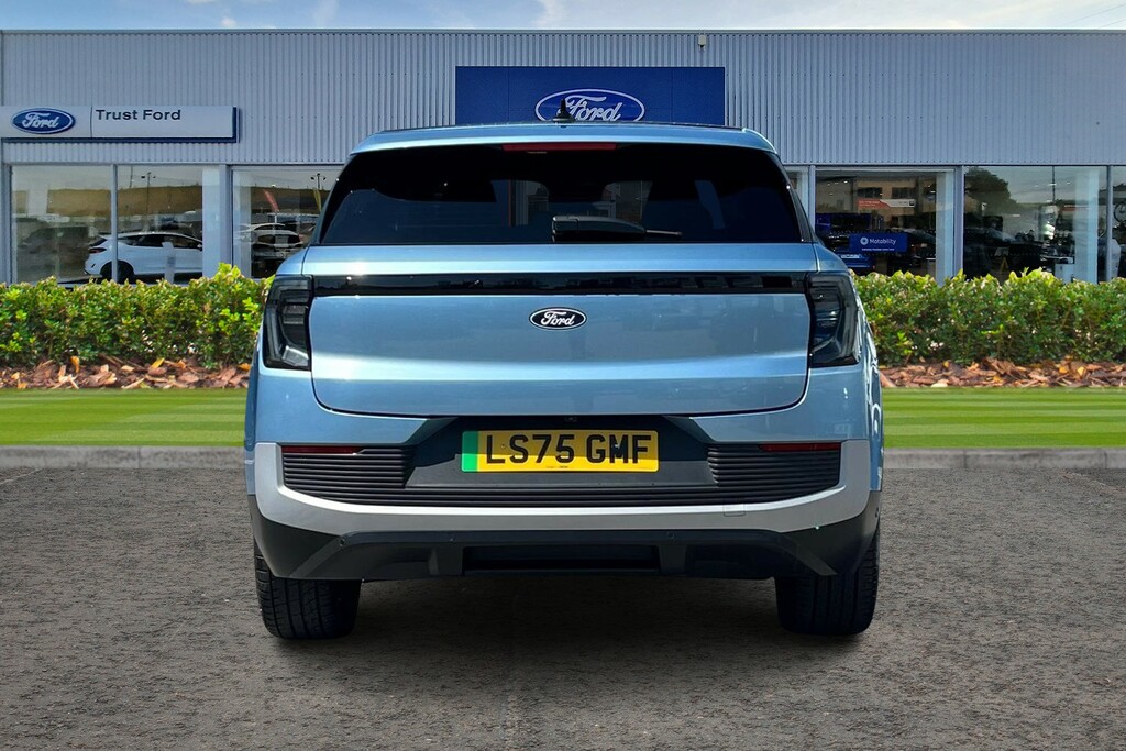 Ford Explorer Range 77Kwh Premium White #7