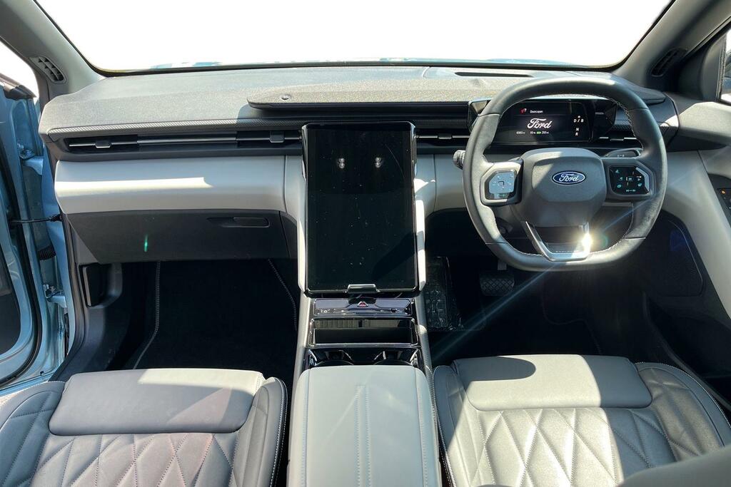 Ford Explorer Range 77Kwh Premium White #10