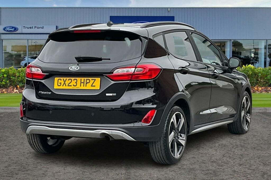 Ford Fiesta Active Black #4