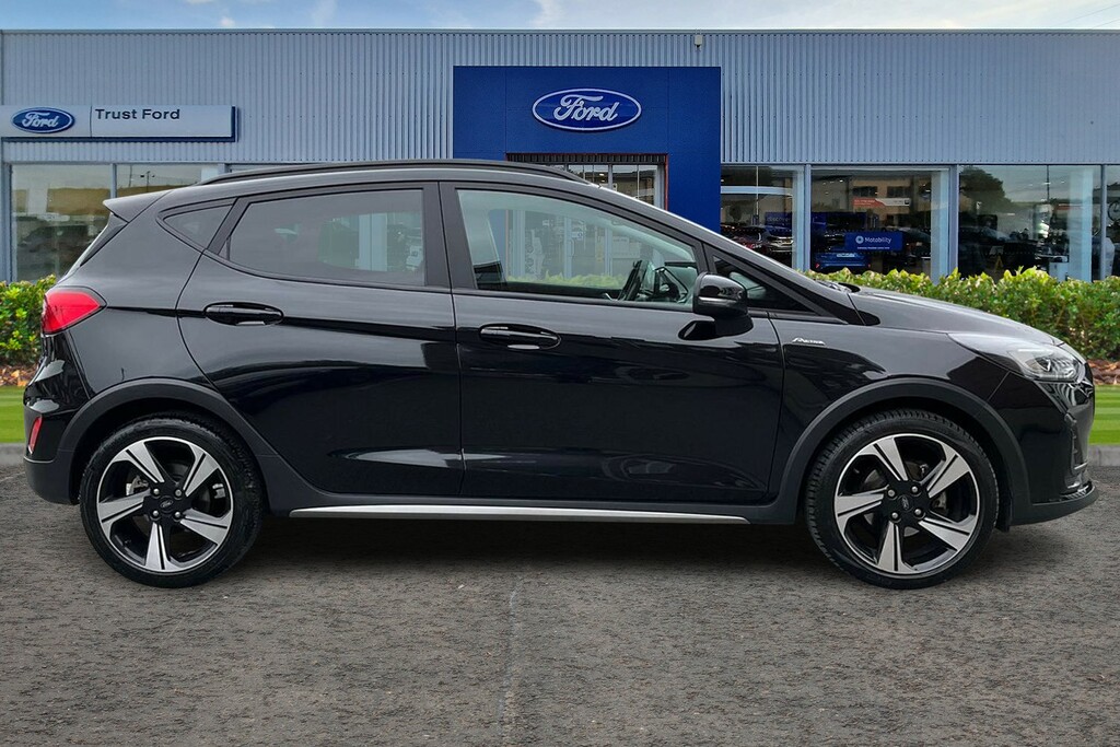 Ford Fiesta Active Black #3