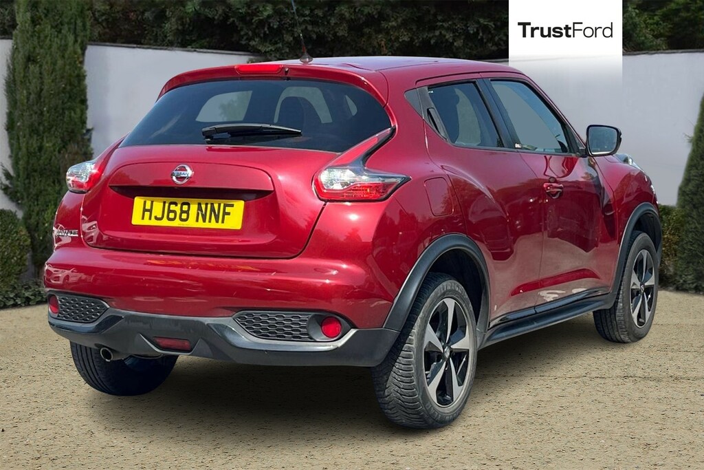 Nissan Juke 1.6 N-connecta Xtronic 117 Bhp Red #4