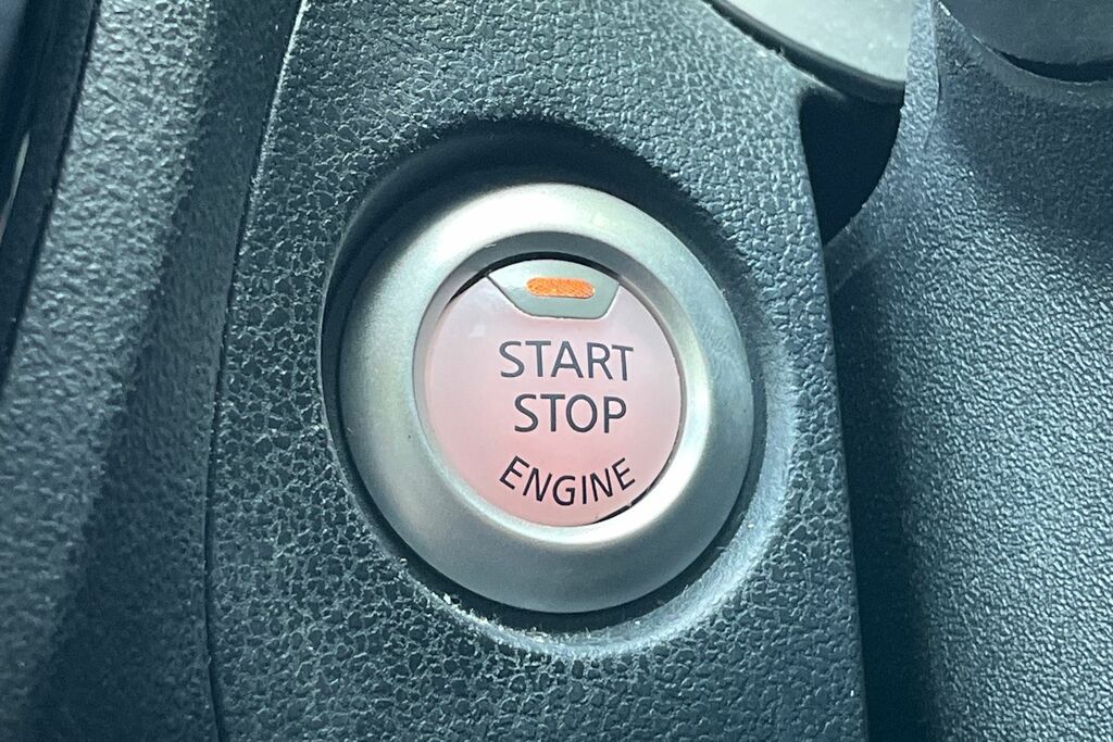 Nissan Juke 1.6 N-connecta Xtronic 117 Bhp Red #38