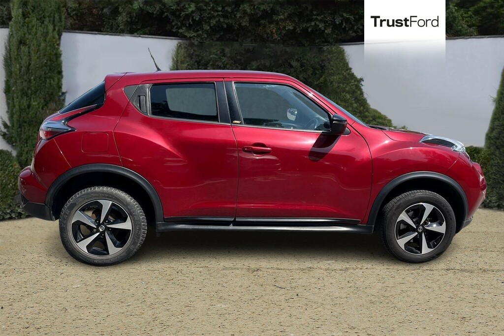 Nissan Juke 1.6 N-connecta Xtronic 117 Bhp Red #3