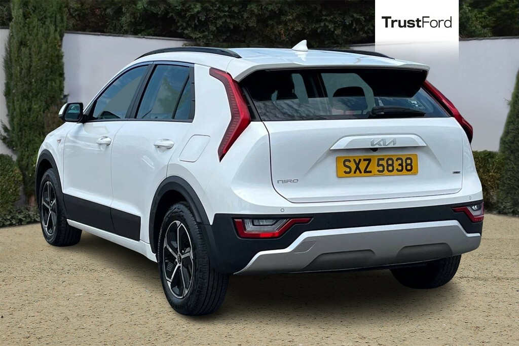 Kia Niro 1.6H Gdi 2 Suv - Full Service History R White #2