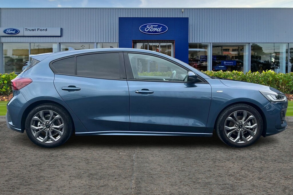 Ford Focus 1.0 Ecoboost Hybrid Mhev Titanium X 2024 Silver #3