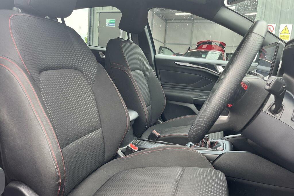 Ford Focus 1.0 Ecoboost Hybrid Mhev Titanium X 2024 Silver #17