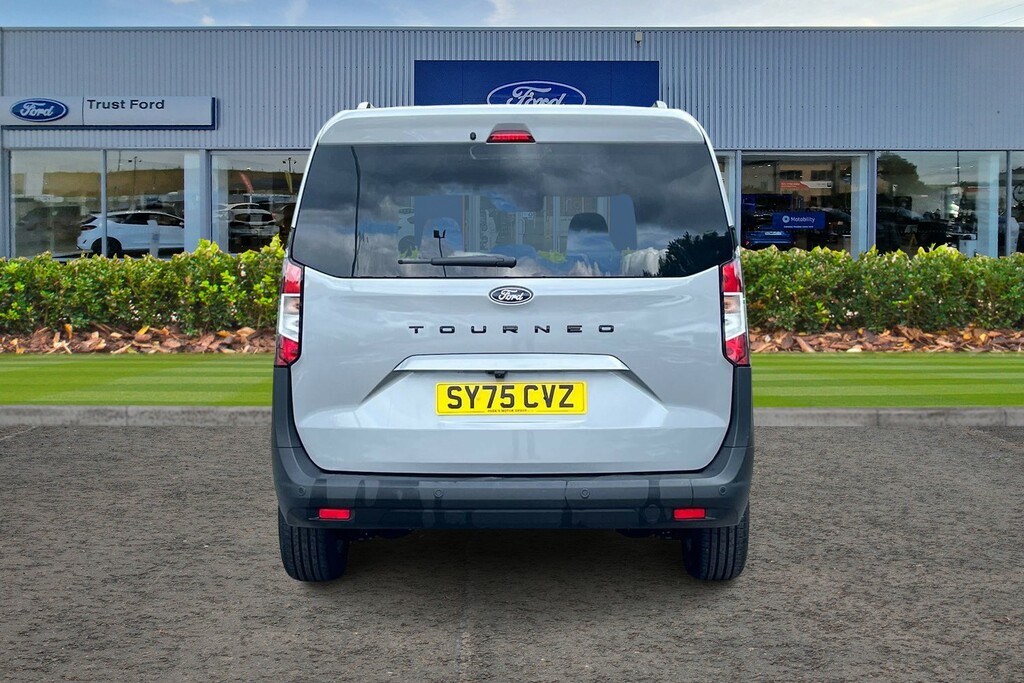 Ford Tourneo Courier 100Kw Titanium 43Kwh Green #7