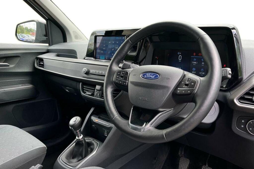 Ford Tourneo Courier 100Kw Titanium 43Kwh Green #9