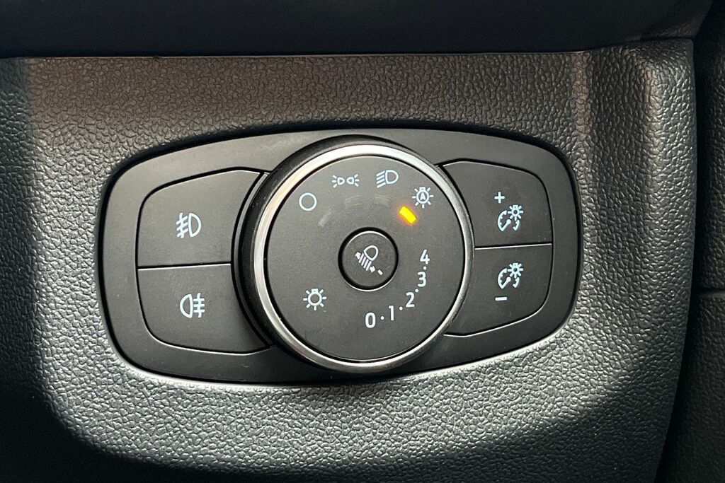 Ford Tourneo Courier 100Kw Titanium 43Kwh Green #38