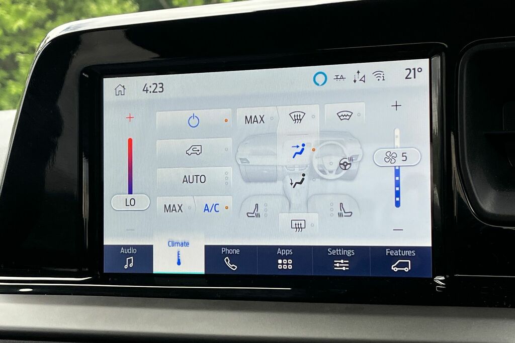 Ford Tourneo Courier 100Kw Titanium 43Kwh Green #25