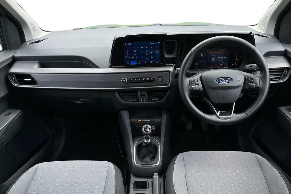Ford Tourneo Courier 100Kw Titanium 43Kwh Green #10