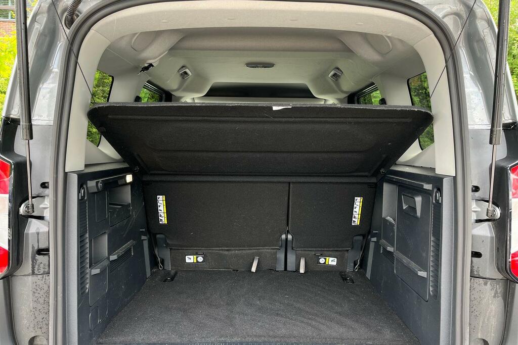 Ford Tourneo Courier 100Kw Titanium 43Kwh Green #21