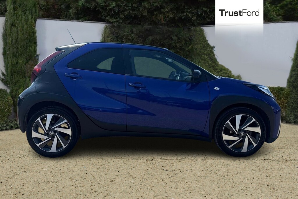 Toyota Aygo X 1.0 Vvt-i Exclusive Hatchback W Blue #3