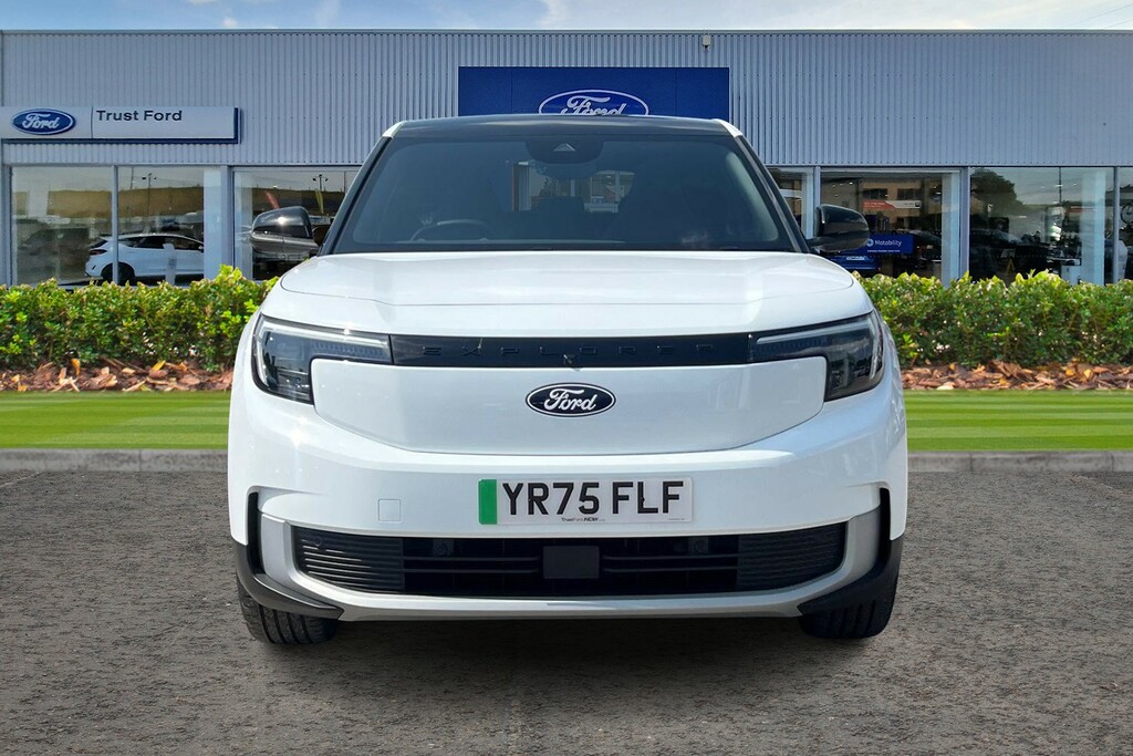 Ford Explorer Standard Range 52Kwh Premium Suv White #6