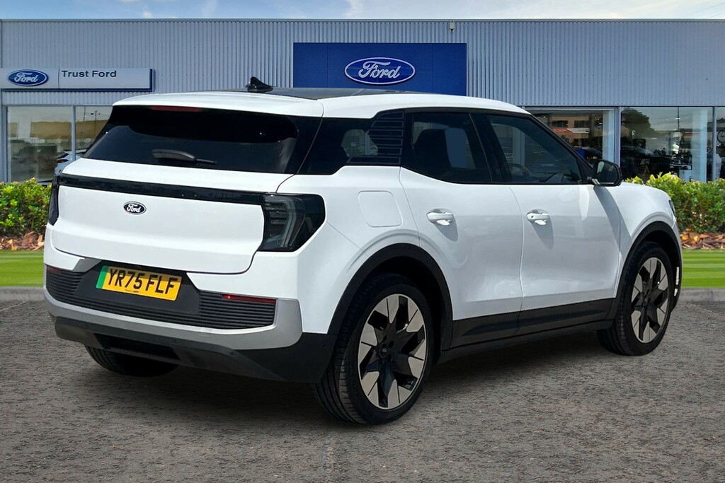 Ford Explorer Standard Range 52Kwh Premium Suv White #4