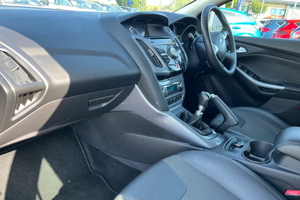 Ford Focus Titanium Navigator Blue #18