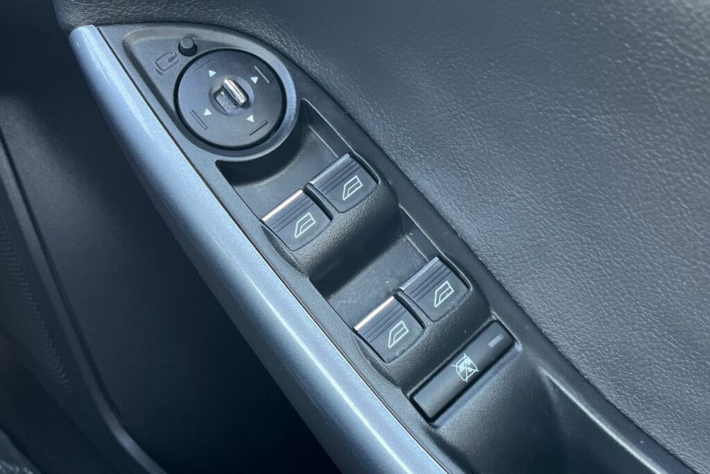 Ford Focus Titanium Navigator Blue #16