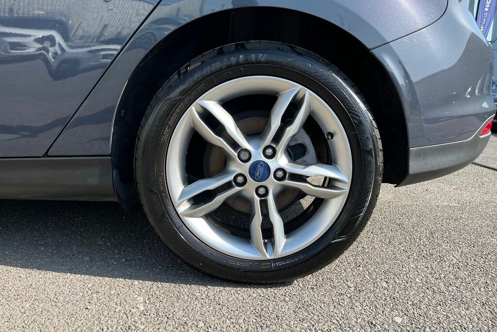 Ford Focus Titanium Navigator Blue #8